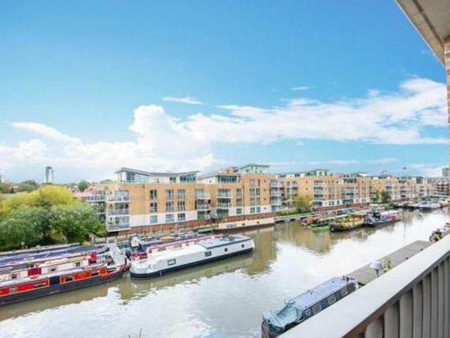 House for sale in Brentford End, Greater London