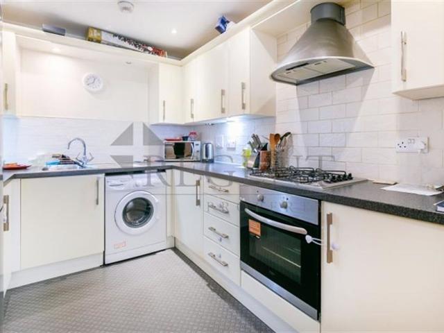 House for rent in Broadfield, Glynde