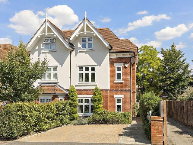Apartment for rent in Boxgrove, Guildford