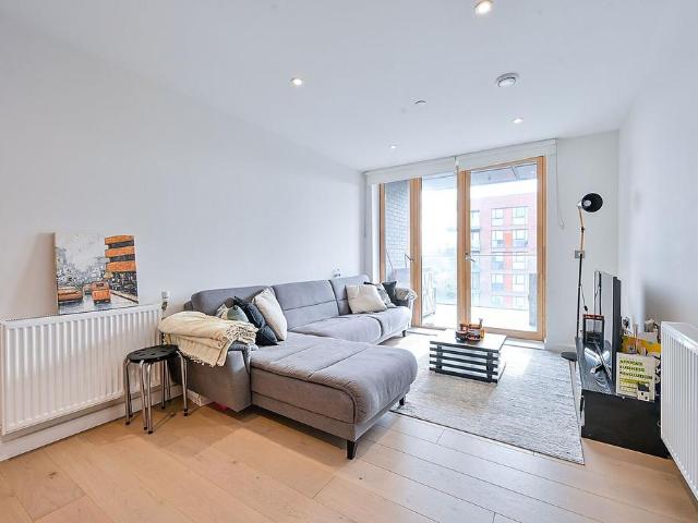 Apartment for rent in London Borough of Ealing, Hanwell