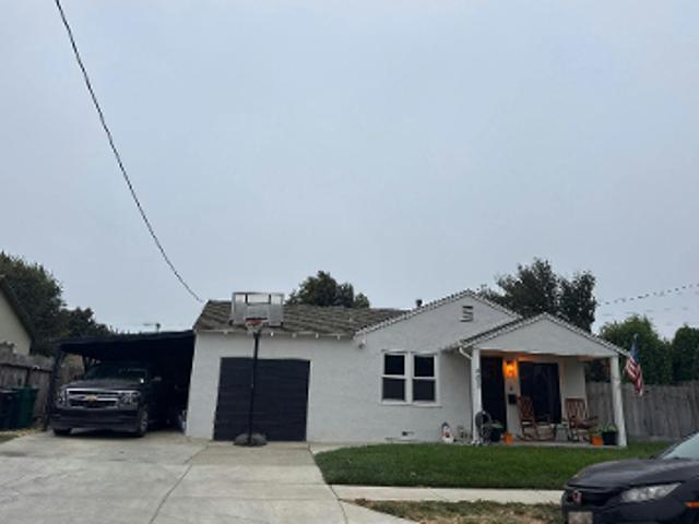 House for sale in Historic Downtown, King City