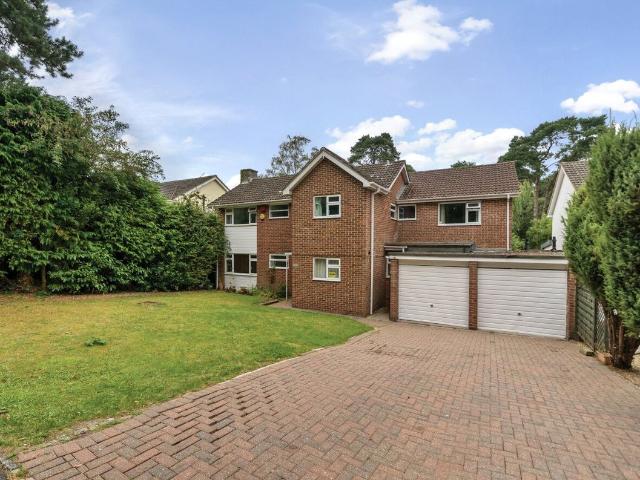 House for rent in Heatherside, Heol-las