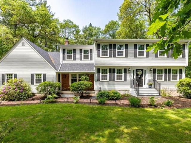 House for sale in Suffield