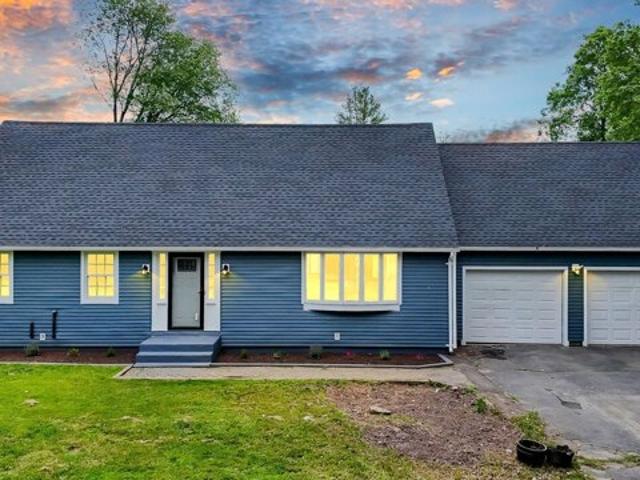 House for sale in Suffield