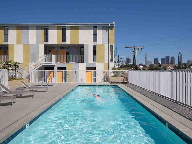 Apartment for rent in Canoga Park, California