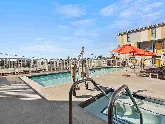 Apartment for rent in Canoga Park, California
