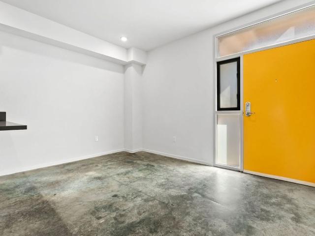 Apartment for rent in Canoga Park, California