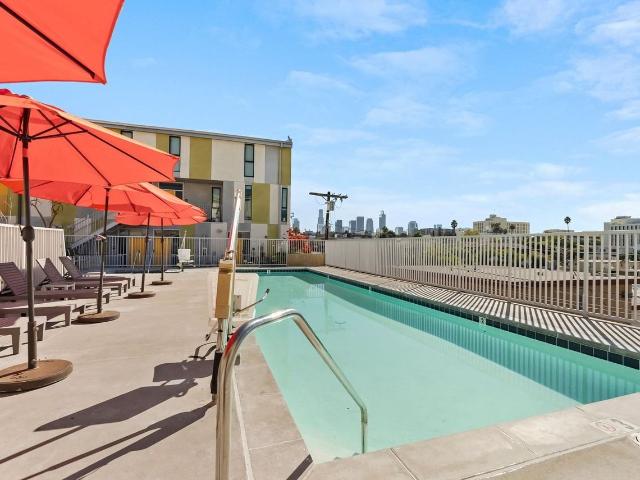 Apartment for rent in Canoga Park, California