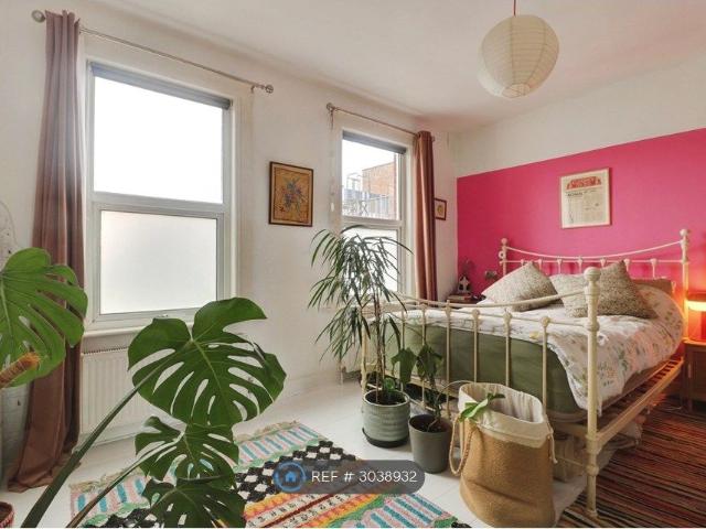 House for rent in London Borough of Merton, Collier's Wood