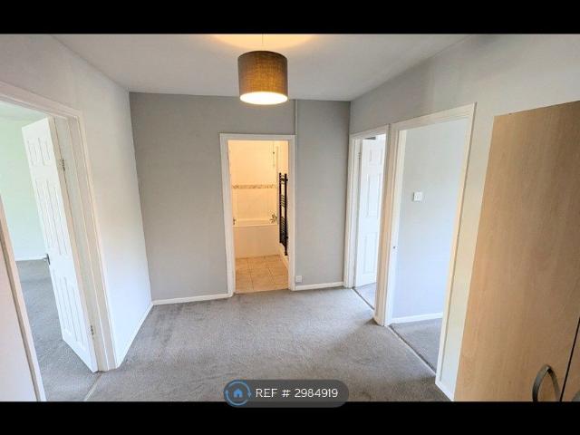 Apartment for rent in Pachesham Park, Surrey