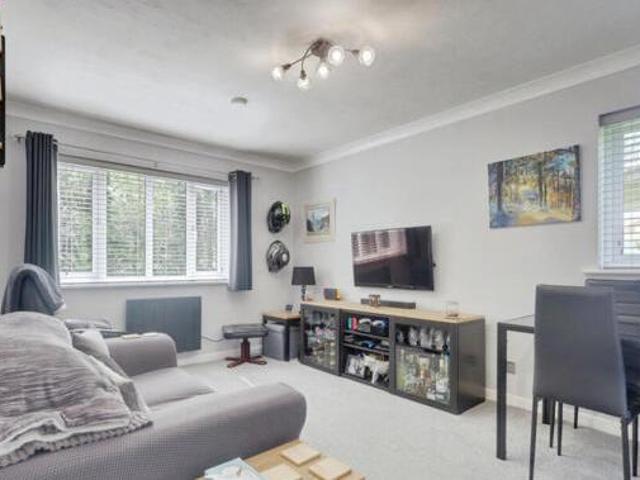 House for sale in Laindon, Essex