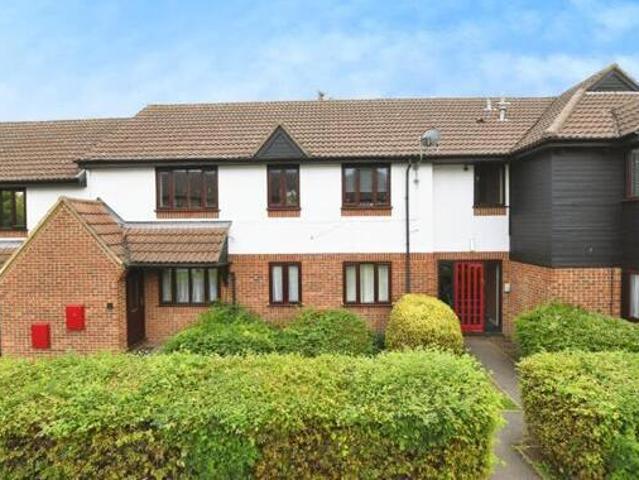 House for sale in Laindon, Essex