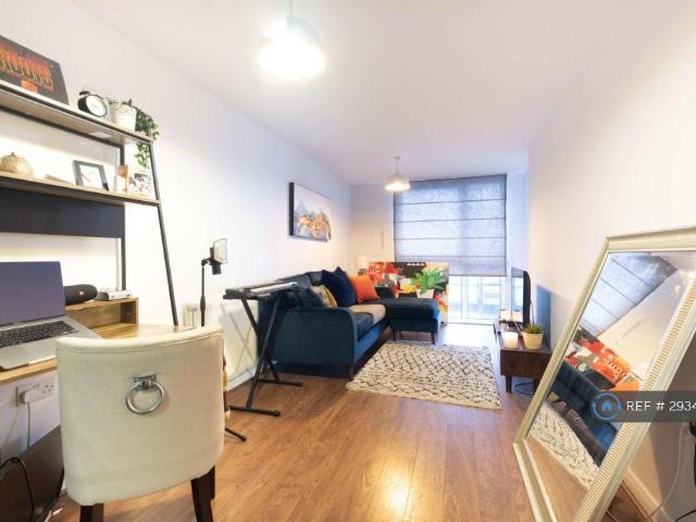 Apartment for rent in Hale Village, Tottenham Hale