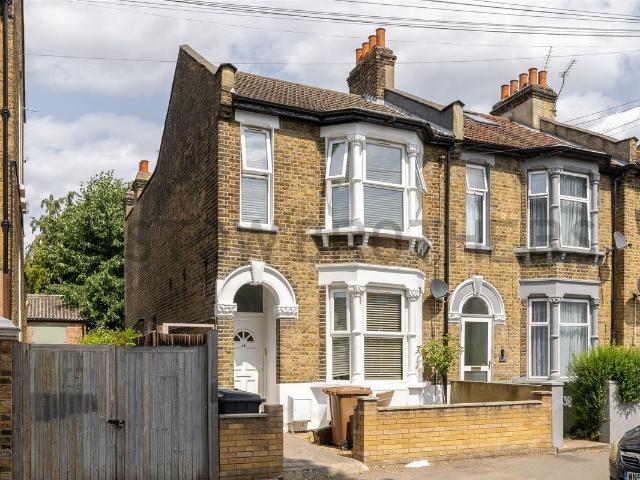 Apartment for rent in Leyton, Greater London