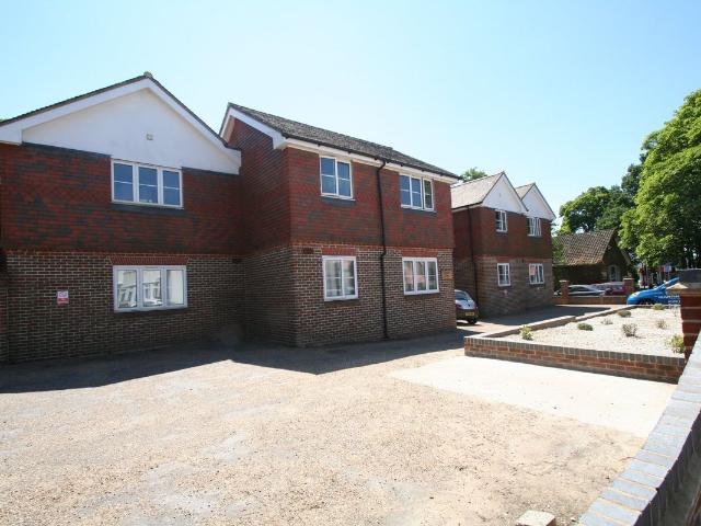 Apartment for rent in Southborough, Sandown Park