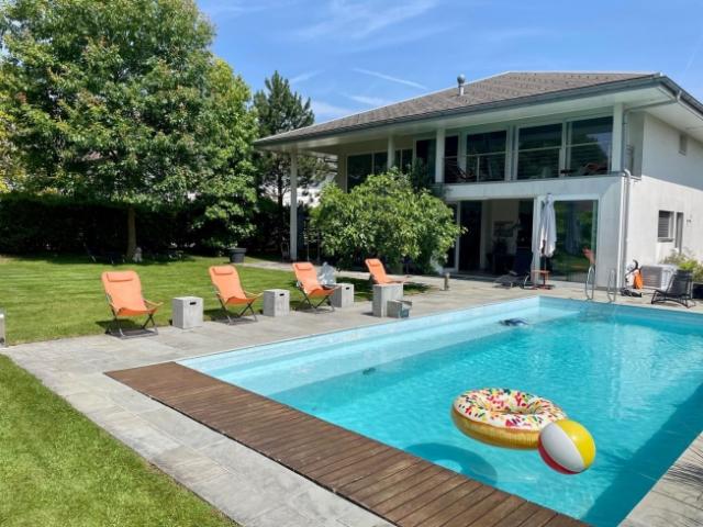 Einfamilienhaus mieten in Coppet, Waadt