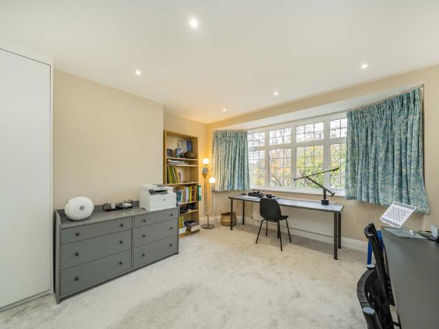 House for rent in London Borough of Merton, Raynes Park