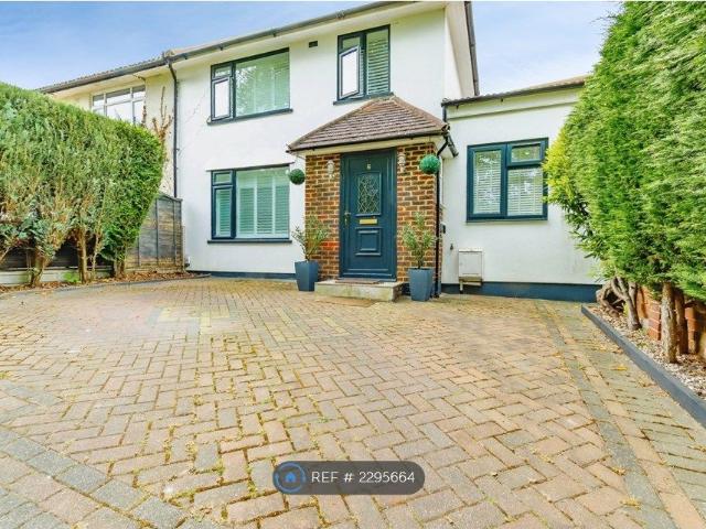House for rent in London Borough of Croydon, Forestdale