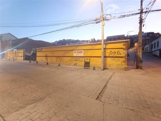 Coquimbo, Sitio esquina 700m2, sin construcción, estacionamiento en Aldunate calle comercial, frente al Puerto