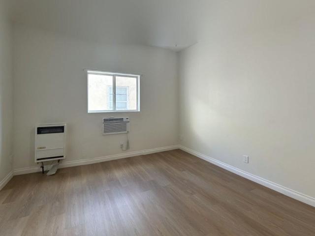 Apartment for rent in Canoga Park, California