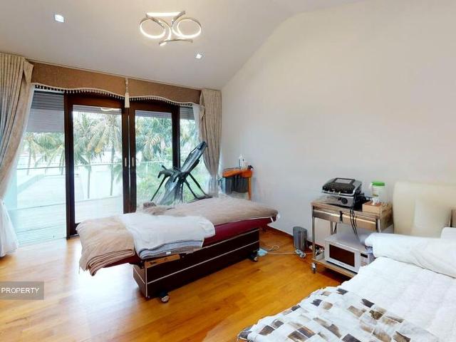 Detached House for sale
