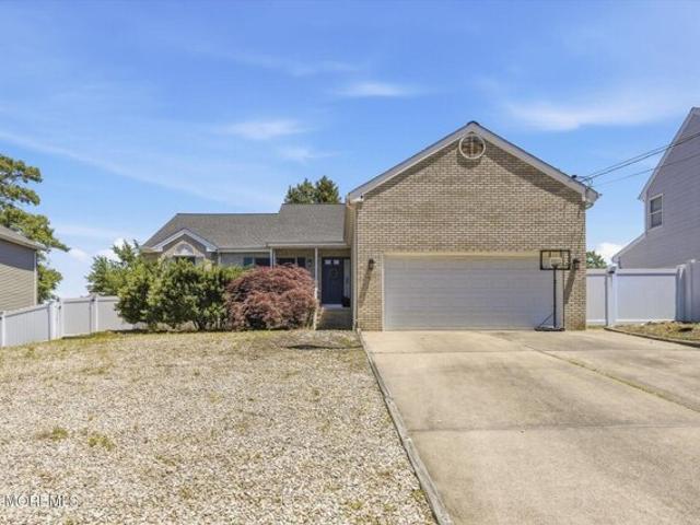 House for sale in Manahawkin, New Jersey