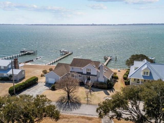 House for sale in Morehead City House for sale in Morehead City