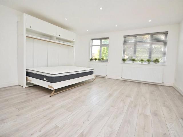 Apartment for rent in Upminster, Greater London