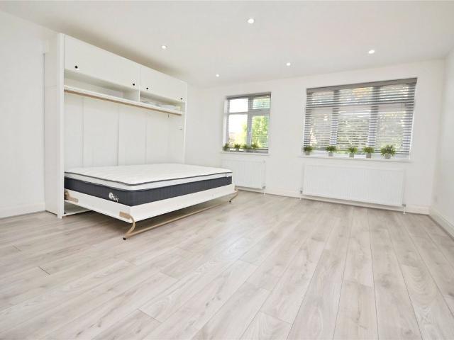 Apartment for rent in Upminster, Greater London
