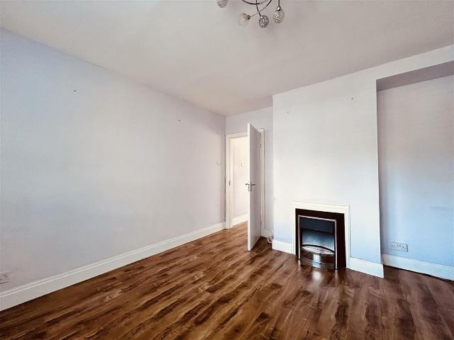 Apartment for rent in Stanwell, Spelthorne