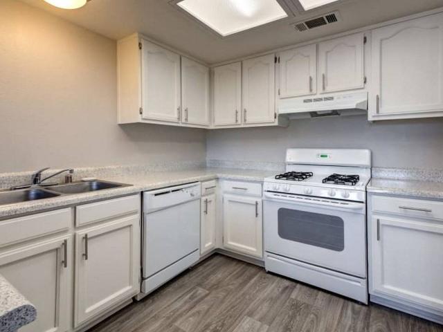 Apartment for rent in Lancaster, California