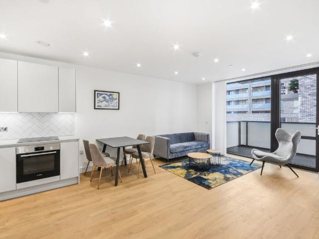 House for rent in Aberfeldy Village, Blackwall