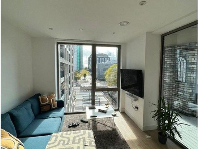 House for rent in Aberfeldy Village, Blackwall