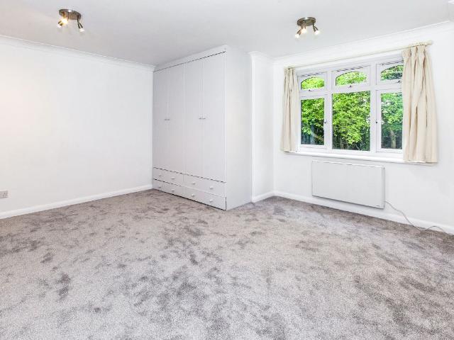 Studio for rent in St Marks, Maidenhead