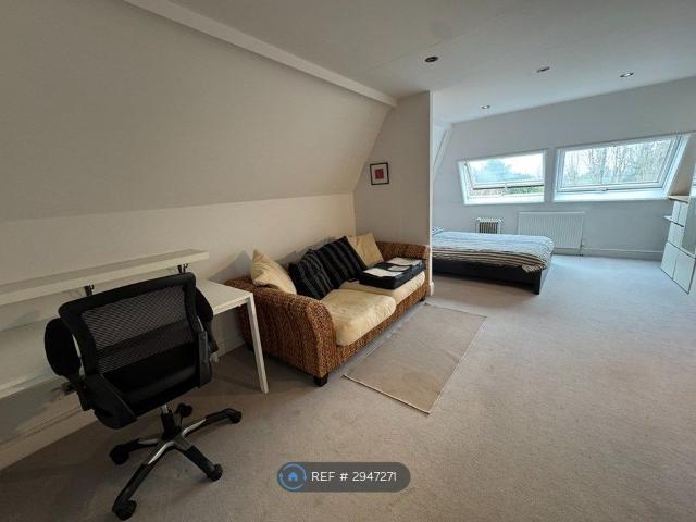 Studio for rent in London Borough of Ealing, Park Royal