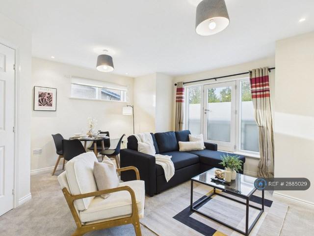 Apartment for rent in Benhall, Golden Valley
