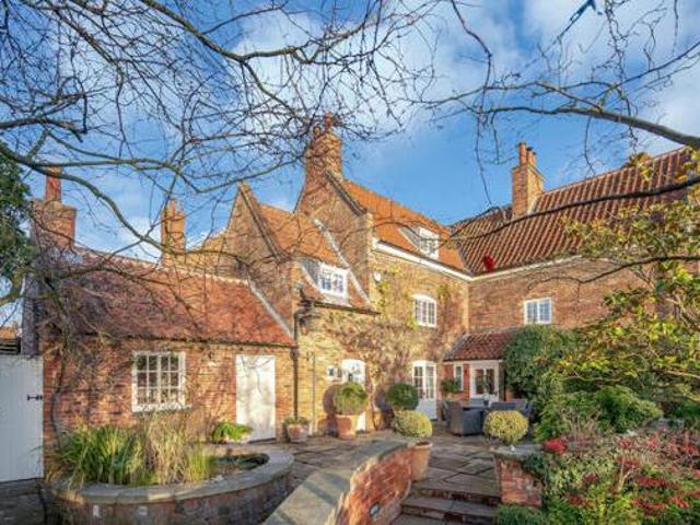 House for sale in Normanton and Altofts, West Yorkshire