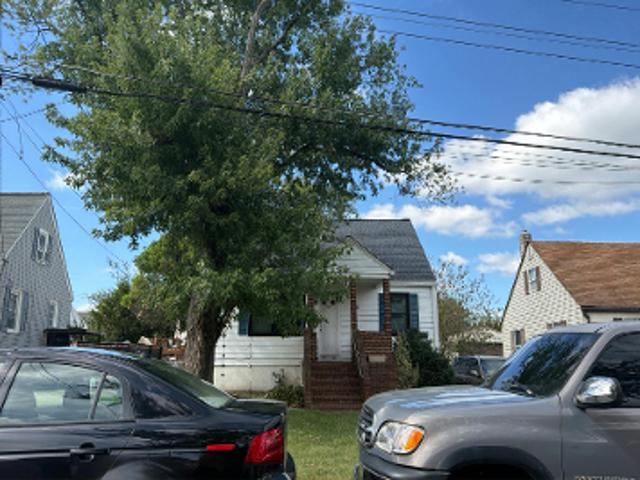 House for sale in Kenwood, Rosedale