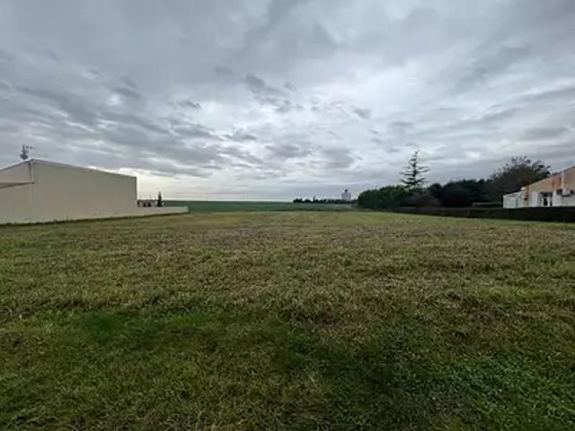 Terrain vente à Saintes, Corme-ecluse