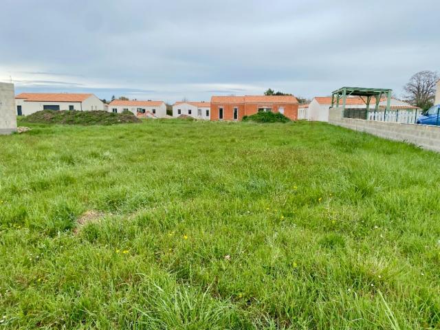 Terrain vente à France métropolitaine, Corme-ecluse