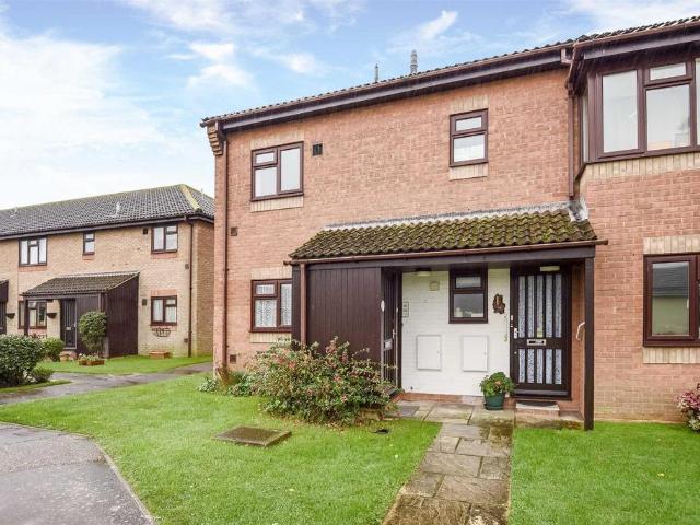 Apartment for rent in Bracklesham, Chichester