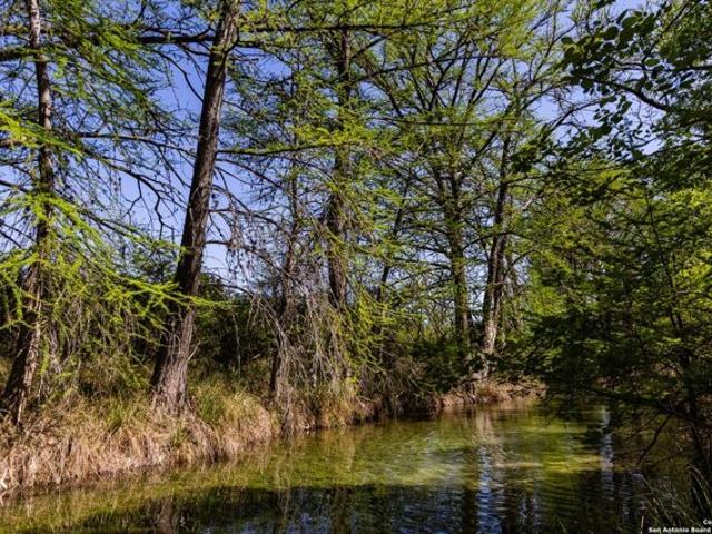 House for sale in Utopia, Texas