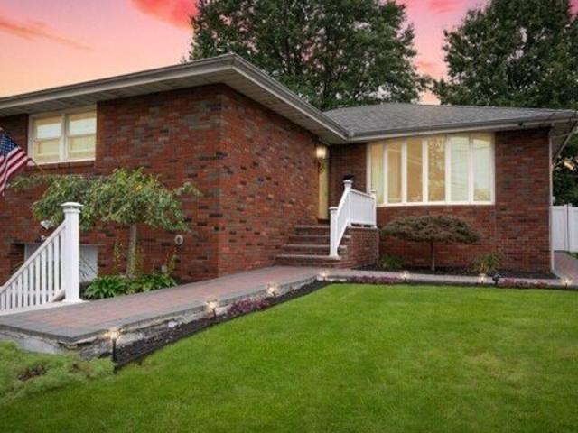 House for sale in Avenel, New Jersey