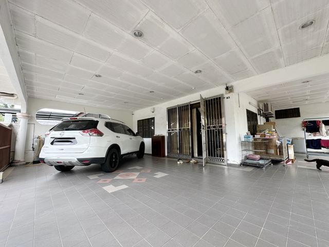Terraced House for sale in Malaka