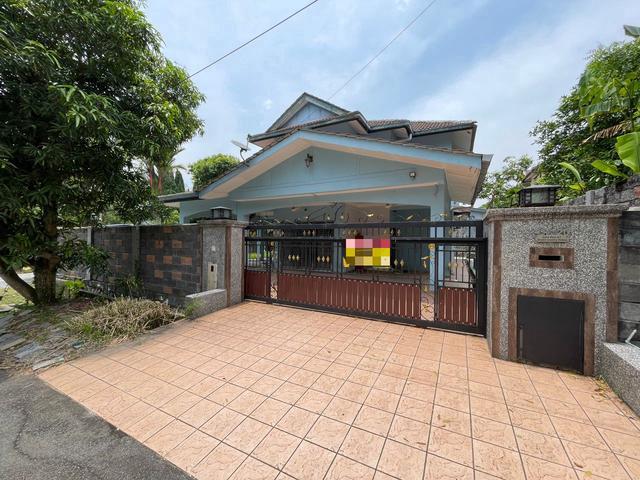 Bungalow for sale in Selayang, Selangor