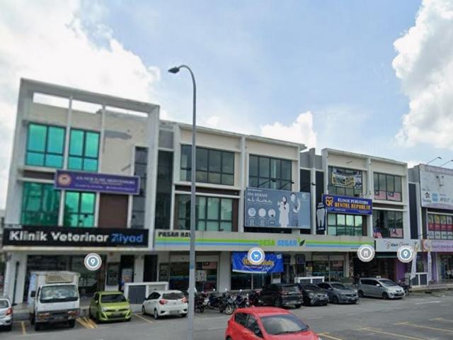 Shop for rent in Kajang, Langat