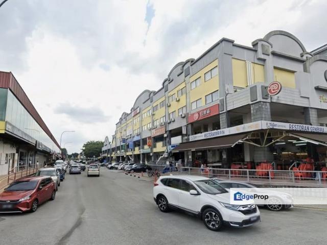 Shop for rent in Petaling, Damansara Damai