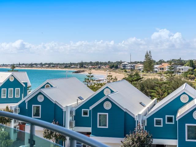 Apartment for sale in Parklands, Western Australia