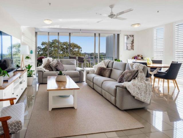 Apartment for sale in Labrador, Gold Coast City