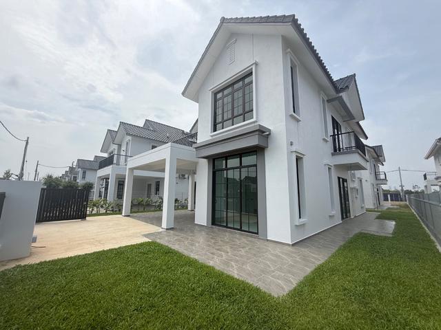 Bungalow for sale in Malaka